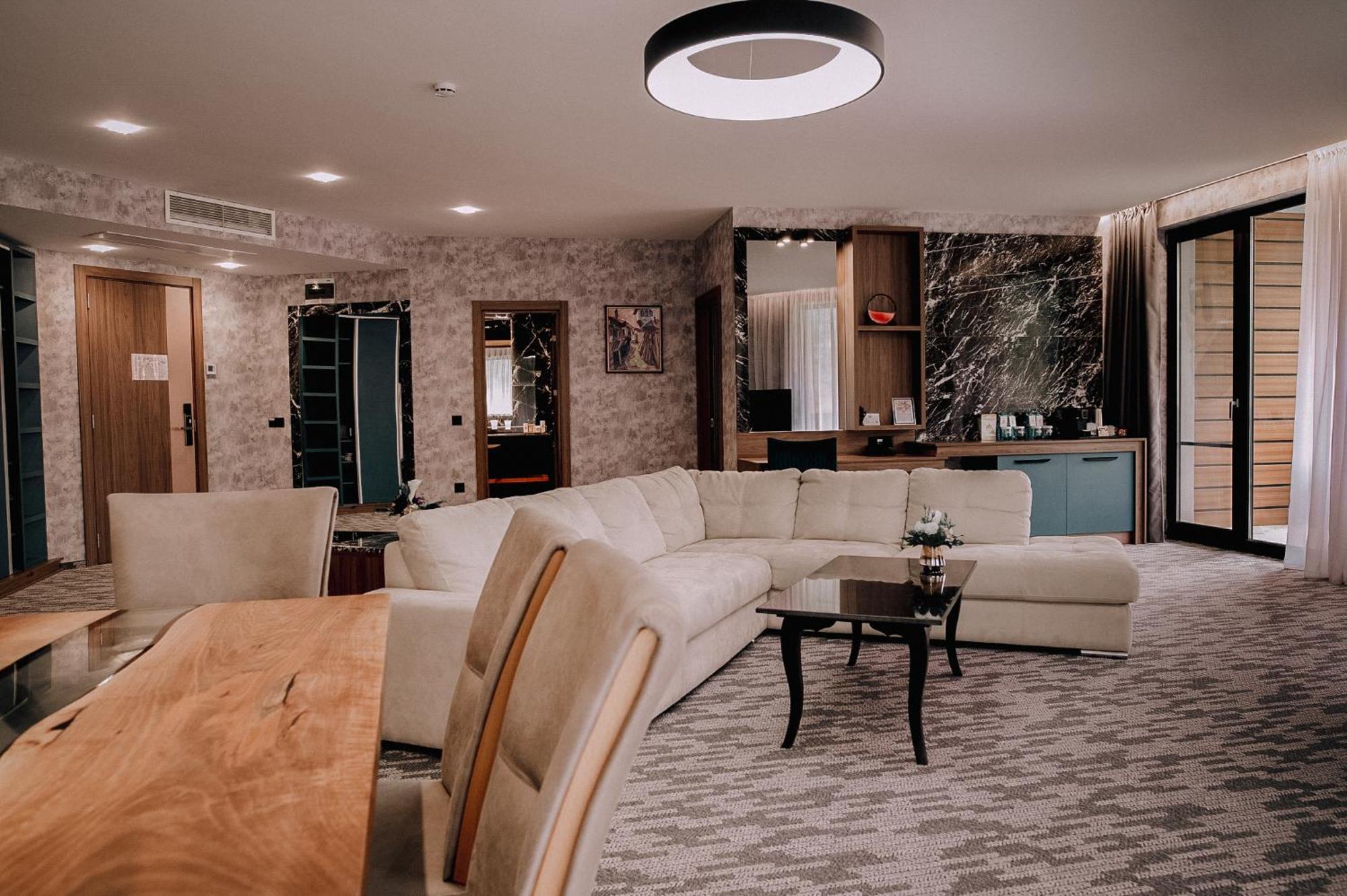 Sante Hotel